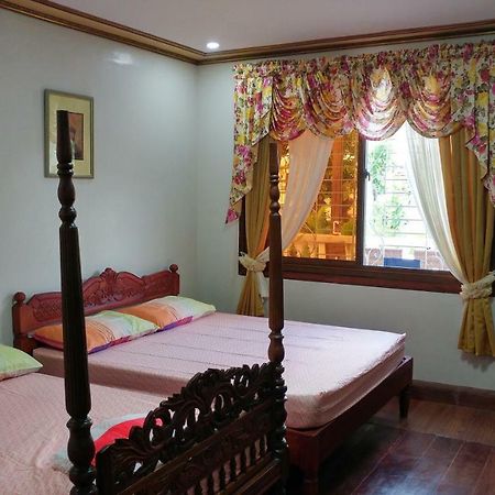 Hotel Casa Familya Batac Esterno foto