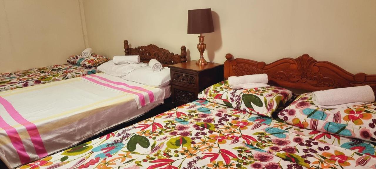 Hotel Casa Familya Batac Esterno foto