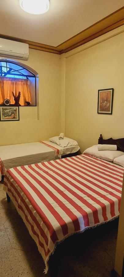 Hotel Casa Familya Batac Esterno foto