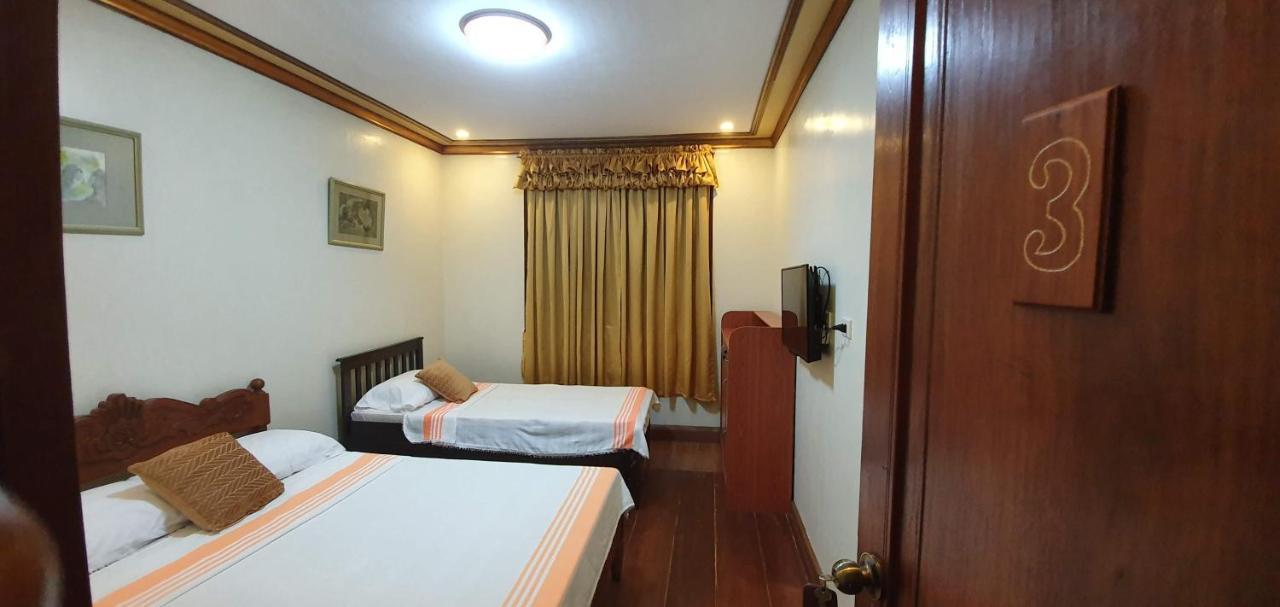 Hotel Casa Familya Batac Esterno foto
