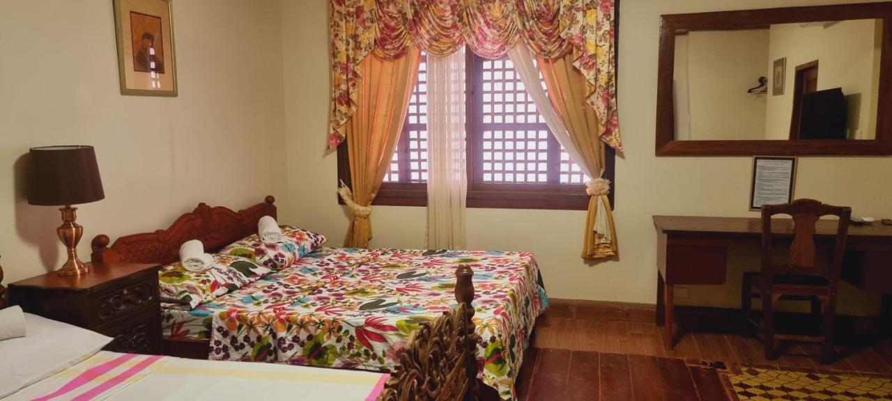 Hotel Casa Familya Batac Esterno foto