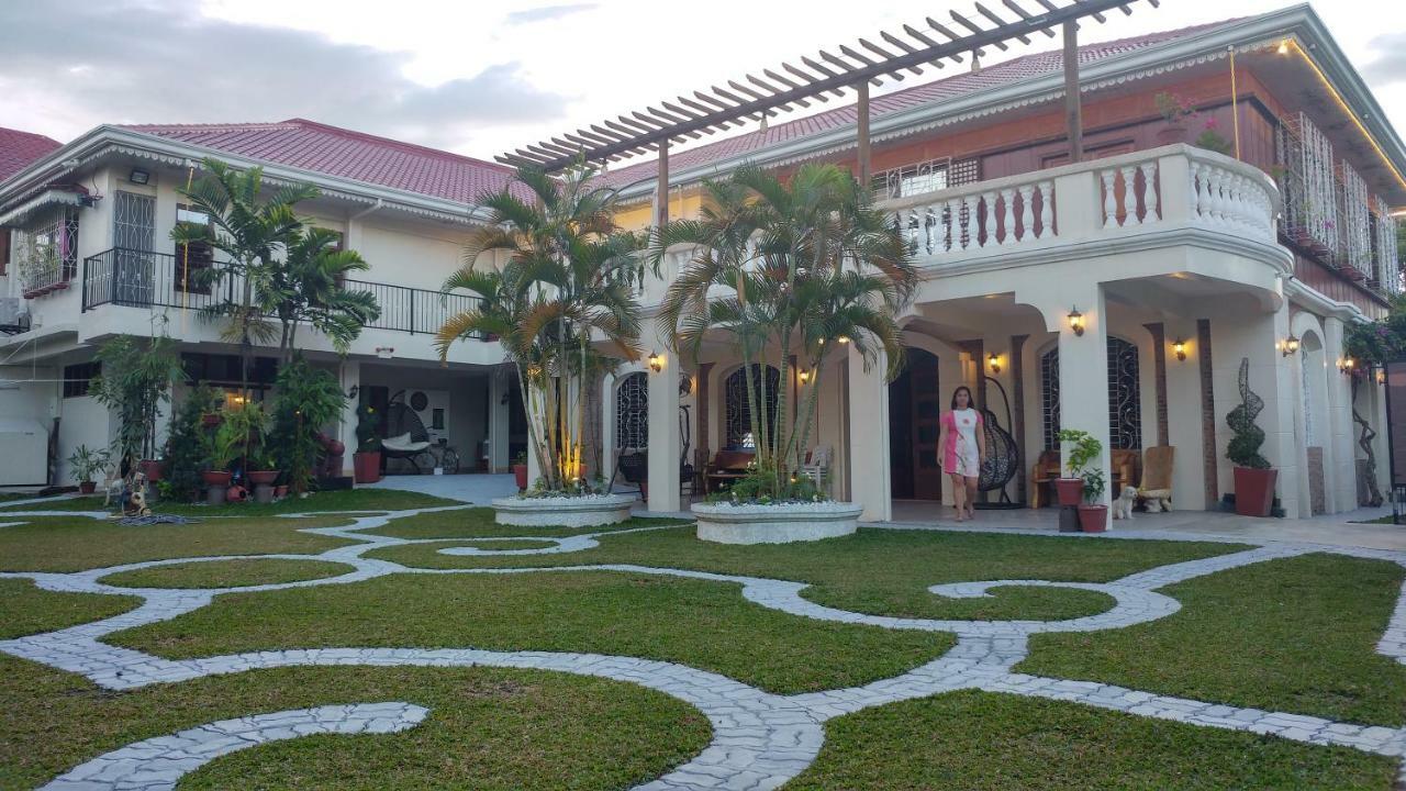 Hotel Casa Familya Batac Esterno foto